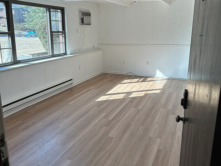 50 Spencer Rd #18L — Photo 11