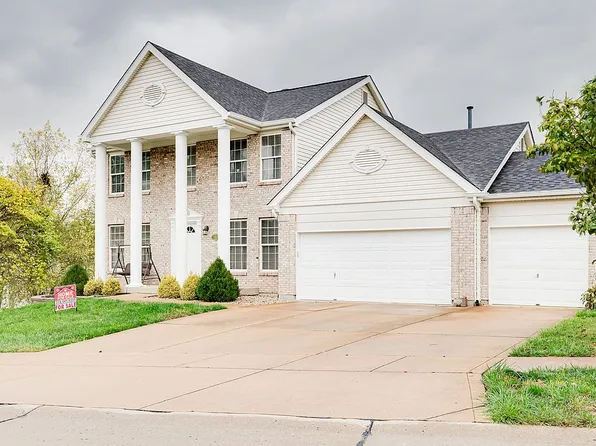 5782 Birchmont Place Dr, Saint Louis, MO 63129