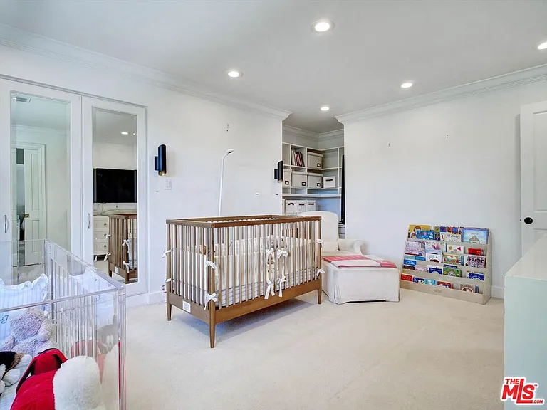 1056 Corsica Dr — Photo 26