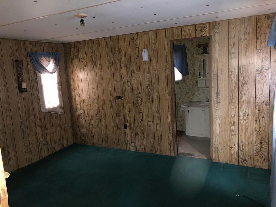 2nd image of 40 Island Ct #40