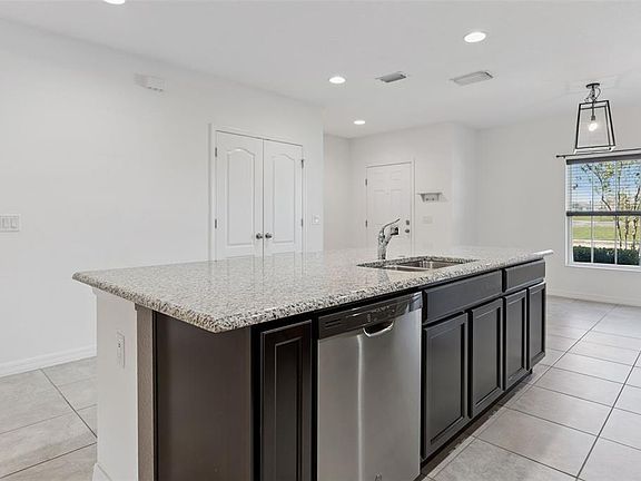 4th image of 318 ANNABELLE WAY
