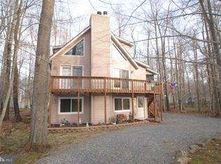 180 Maxatawny Dr, Pocono Lake, PA