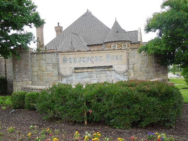 1st image of 313 Edinburgh Ct