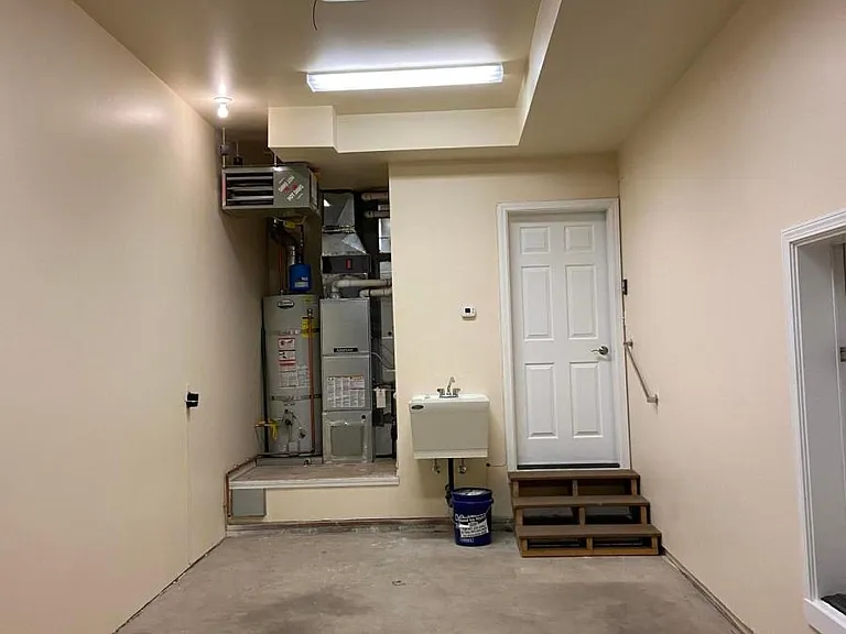 710 W 14th Ave — Photo 11