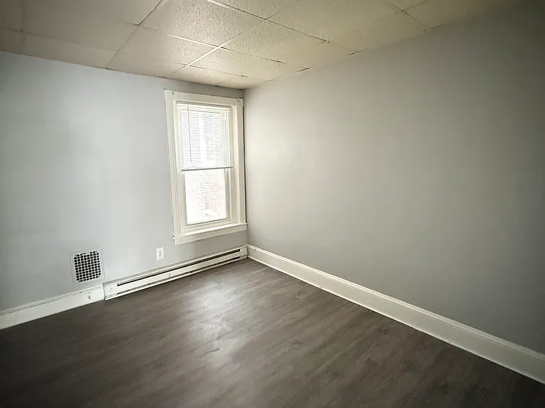48 W Union Blvd #B — Photo 9