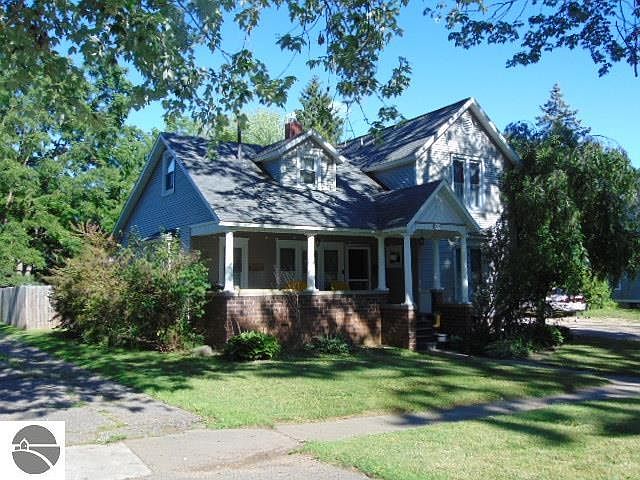 1st image of 229 S Jeffery Ave
