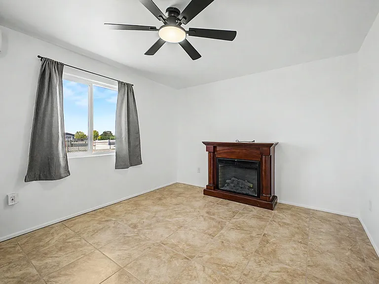 34233 W Sahuaro St — Photo 18