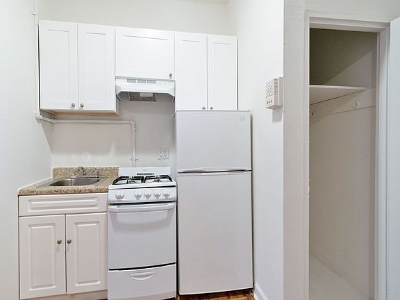 4th image of 235 E 84th St APT 9