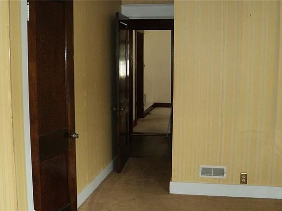 4th image of 91 Wright Ave