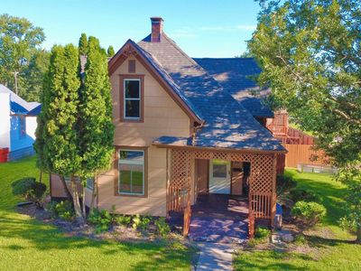 401 E Main St, Chalmers, IN, 47929