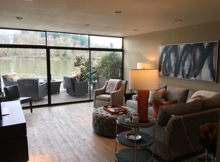 7720 SW Macadam Ave #A, Portland, OR 97219