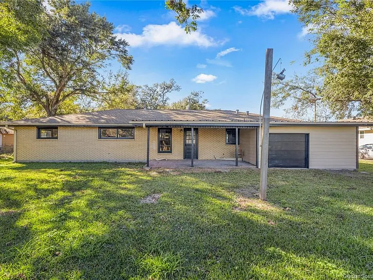 2707 Tupelo St — Photo 15