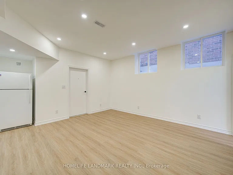35 Red Giant St #BASEMENT — Photo 11