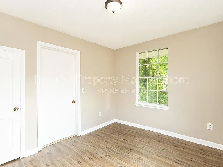 619 Shannon Ave — Photo 7
