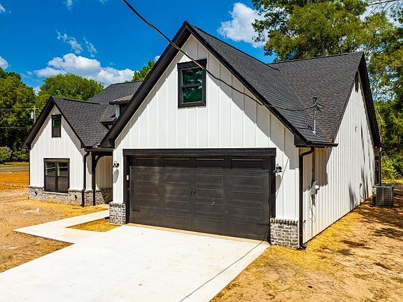 4th image of 3302 Carrie Ln