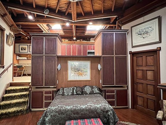 4th image of 1147 Tucson Ct #1