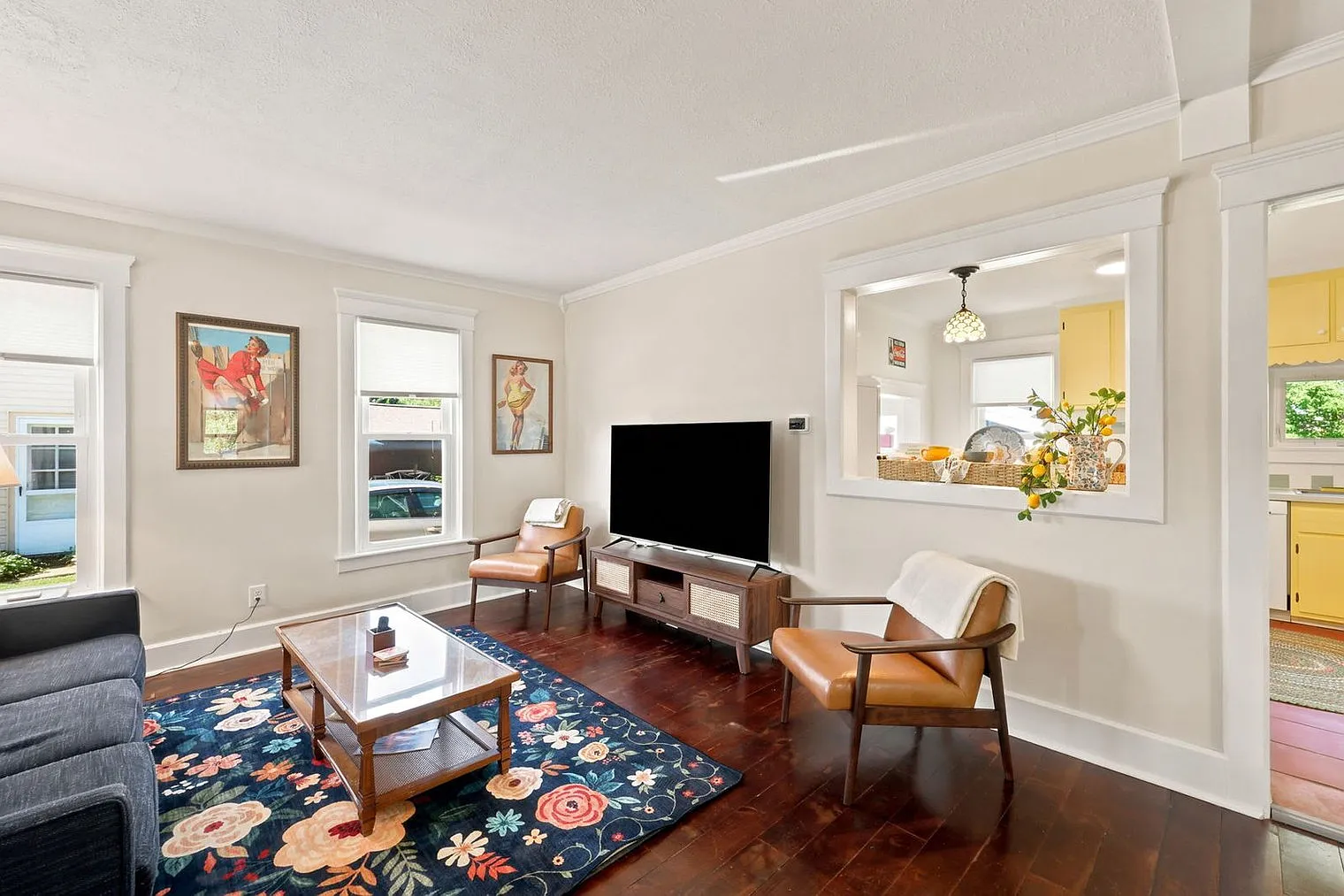 3 bed, 1.0 bath, 1431 sqft, $4,080 — Photo 3
