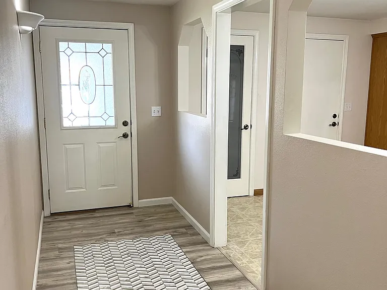 734 Hemlock Ct — Photo 12