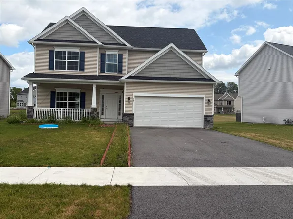 38 Kingsbarn Rd, West Henrietta, NY 14586