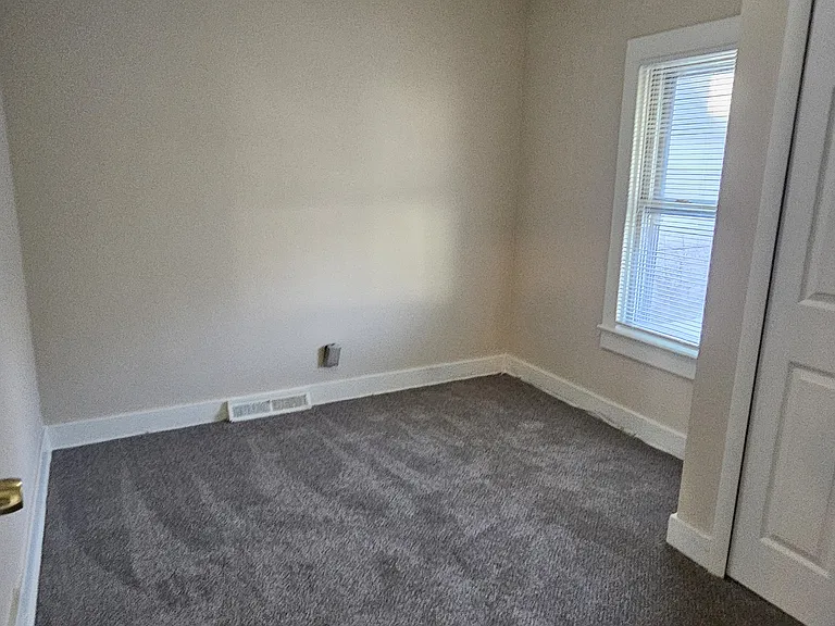 8092 Jewett Ave — Photo 7