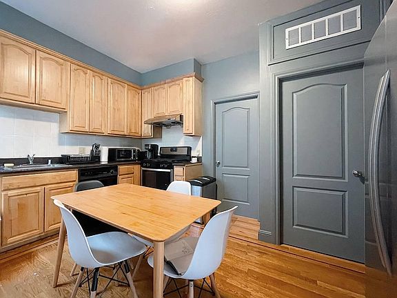 3rd image of 100 Shotwell St #95