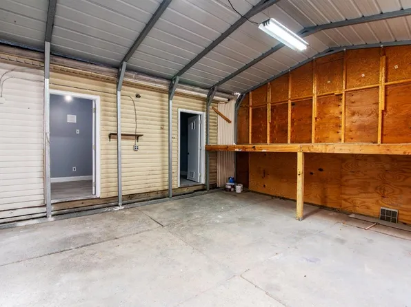 211 New York Avenue image 28 of 37