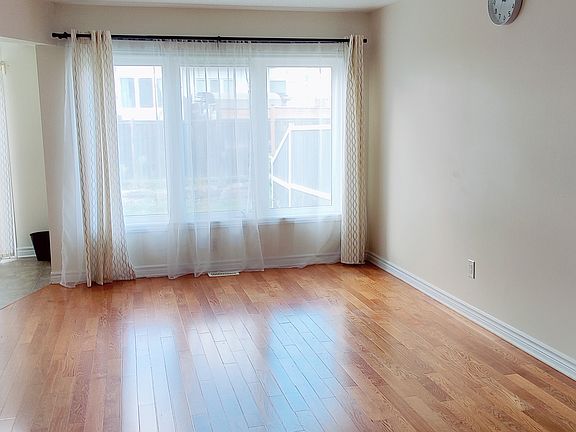 4th image of 104 Brady Ave