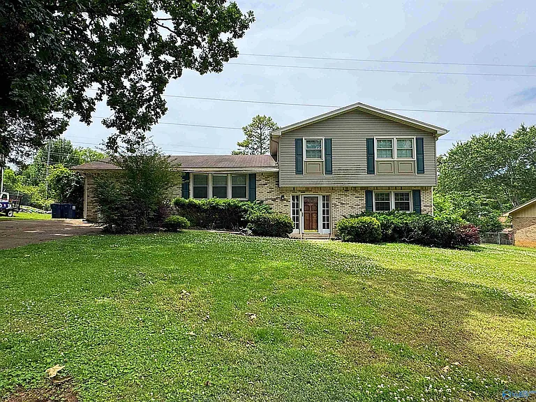 11406 Crestfield Dr SE — Photo 2