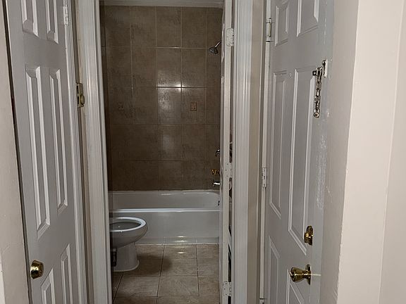 4th image of 395 13th Ave APT 6