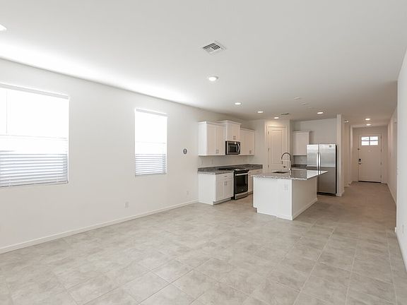 5th image of 11040 W Parkway Dr