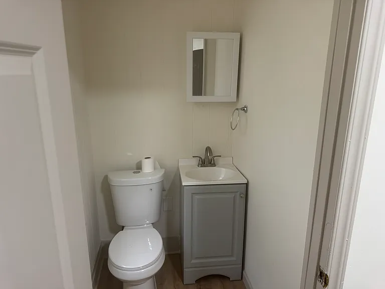 552 Church St — Photo 9