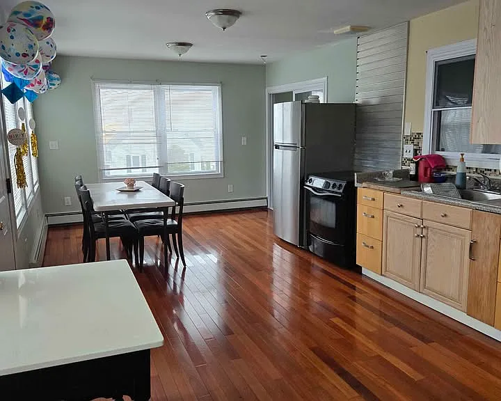 402 Pleasantview Ct #1 — Photo 2