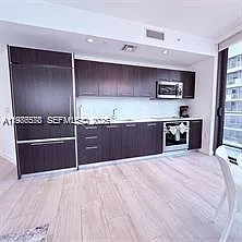 55 SW 9th St #3903 — Photo 4