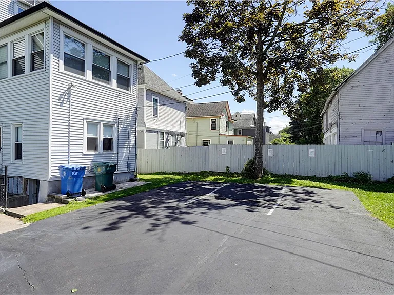 14 Vick Park #A — Photo 33