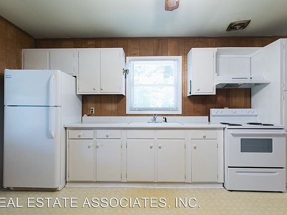 5th image of 716 W Carver St
