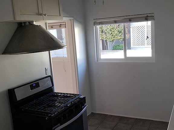 5th image of 319 Raymondale Dr #E