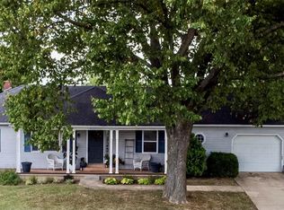 405 Windy Hills Dr, Washington, MO 63090