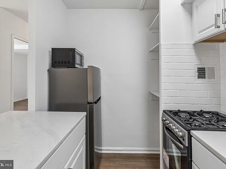 2101 Chestnut St #1121 — Photo 8