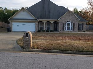 776 Sun Wood Dr, Smiths Station, AL 36877