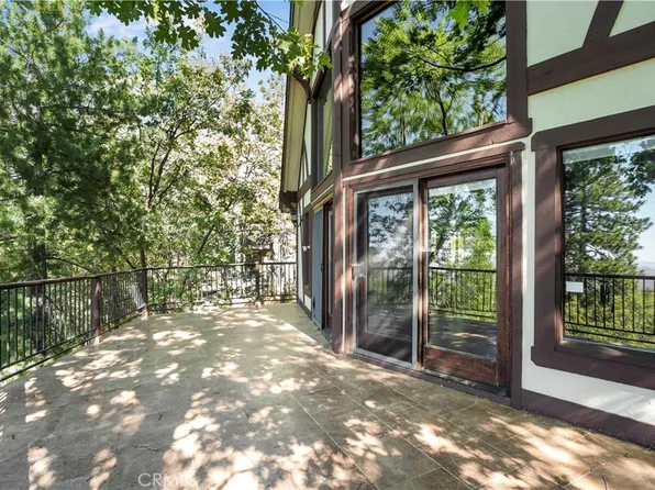 28992 Banff Dr, Lake Arrowhead, CA 92352
