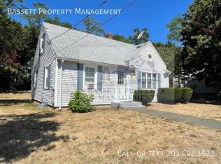 6 Brookvale Rd, North Haven, CT 06473