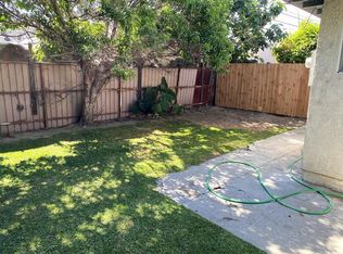 5468 Linden Ave, Long Beach, CA 90805