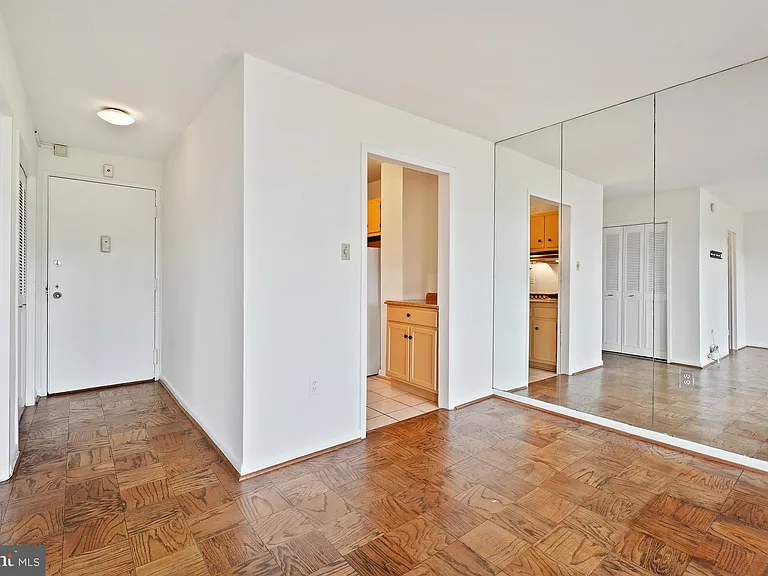 10500 Rockville Pike #605 — Photo 13