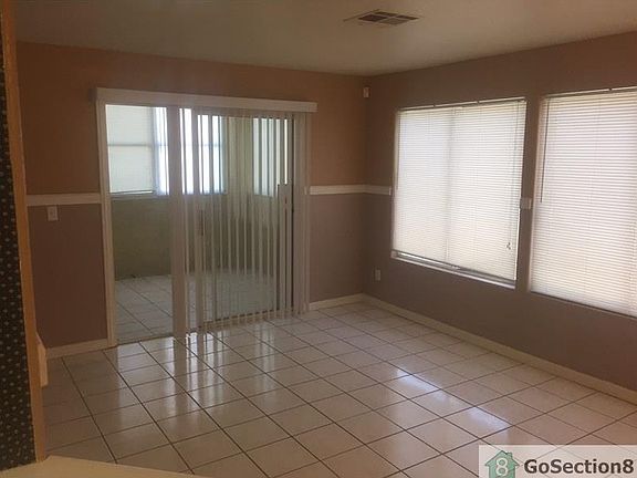 4th image of 4201 Blarney Ln Unit 101