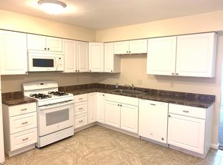 4794 11th St APT 201, East Moline, IL 61244