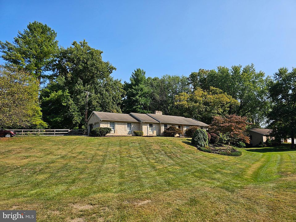 1st image of 9821 Fernwood Ln
