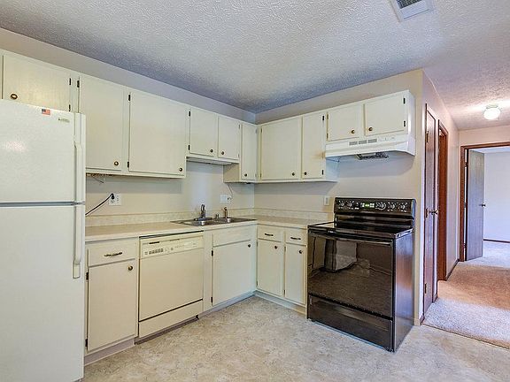 3rd image of 7234 Creekview Dr #Vii-1