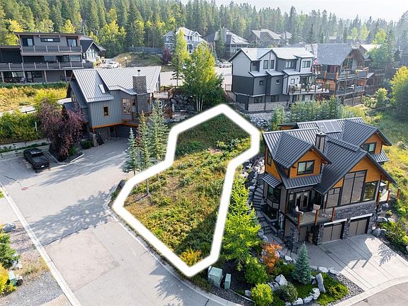 2nd image of 126 Benchlands Ter #3