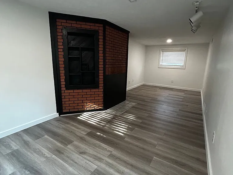 3559 Halpern St — Photo 8