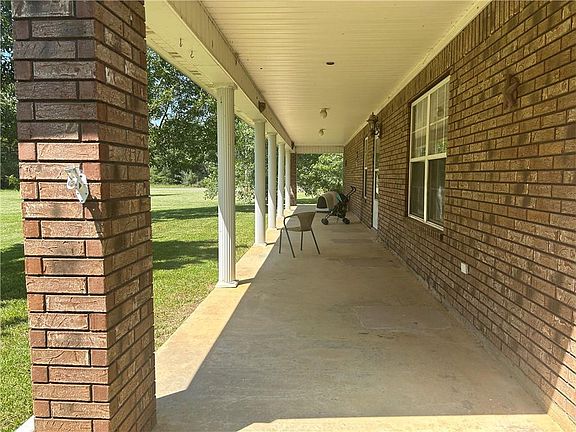 3rd image of 614 Lafe Rd